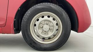 Used 2017 Hyundai Eon [2011-2018] Era + Petrol Manual tyres RIGHT FRONT TYRE RIM VIEW