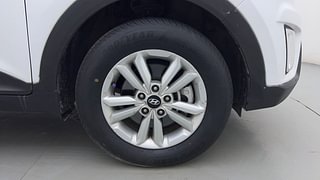 Used 2017 Hyundai Creta [2015-2018] 1.6 SX Plus Petrol Petrol Manual tyres RIGHT FRONT TYRE RIM VIEW