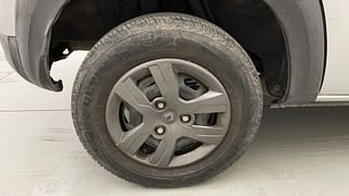 Used 2017 Renault Kwid [2015-2019] 1.0 RXT AMT Petrol Automatic tyres RIGHT REAR TYRE RIM VIEW