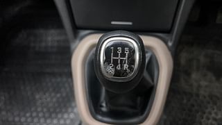 Used 2014 Hyundai Xcent [2014-2017] SX Petrol Petrol Manual interior GEAR  KNOB VIEW