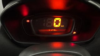 Used 2017 Renault Kwid RXT Anniversary Edition Petrol Manual interior CLUSTERMETER VIEW