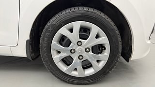 Used 2013 Hyundai Grand i10 [2013-2017] Magna 1.2 Kappa VTVT Petrol Manual tyres RIGHT FRONT TYRE RIM VIEW