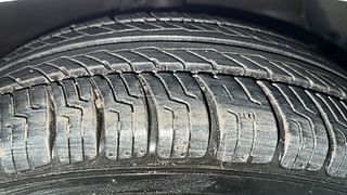 Used 2013 Hyundai Grand i10 [2013-2017] Magna 1.2 Kappa VTVT Petrol Manual tyres RIGHT FRONT TYRE TREAD VIEW