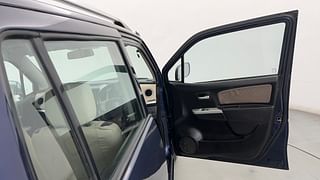 Used 2018 Maruti Suzuki Wagon R 1.0 [2013-2019] LXi CNG Petrol+cng Manual interior RIGHT FRONT DOOR OPEN VIEW
