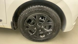Used 2014 Hyundai Grand i10 [2013-2017] Sportz 1.2 Kappa VTVT Petrol Manual tyres RIGHT FRONT TYRE RIM VIEW