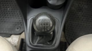 Used 2013 Volkswagen Polo [2010-2014] Comfortline 1.2L (P) Petrol Manual interior GEAR  KNOB VIEW