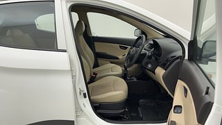Used 2017 Hyundai Eon [2011-2018] Era + SE Petrol Manual interior RIGHT SIDE FRONT DOOR CABIN VIEW