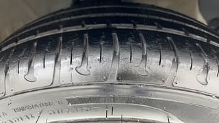 Used 2019 Hyundai Xcent [2017-2019] S Petrol Petrol Manual tyres RIGHT FRONT TYRE TREAD VIEW