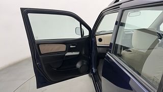 Used 2018 Maruti Suzuki Wagon R 1.0 [2013-2019] LXi CNG Petrol+cng Manual interior LEFT FRONT DOOR OPEN VIEW