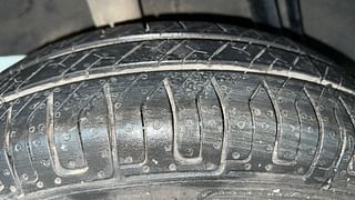 Used 2016 Renault Kwid [2015-2019] RXT Petrol Manual tyres RIGHT REAR TYRE TREAD VIEW