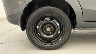 Used 2016 Tata Zest [2014-2019] XM Petrol Petrol Manual tyres RIGHT REAR TYRE RIM VIEW