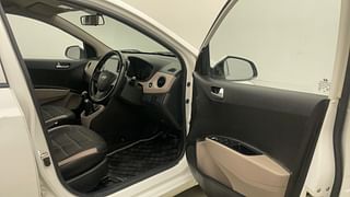 Used 2014 Hyundai Grand i10 [2013-2017] Sportz 1.2 Kappa VTVT Petrol Manual interior RIGHT SIDE FRONT DOOR CABIN VIEW
