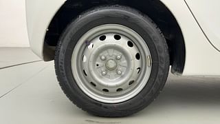 Used 2017 Hyundai Eon [2011-2018] Era + SE Petrol Manual tyres RIGHT REAR TYRE RIM VIEW