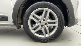 Used 2020 Renault Triber RXZ AMT Petrol Automatic tyres RIGHT FRONT TYRE RIM VIEW