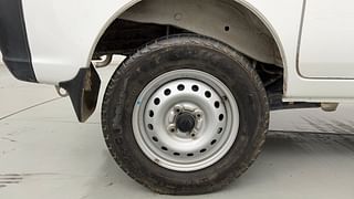 Used 2023 Maruti Suzuki Eeco STD 7 STR Petrol Manual tyres RIGHT REAR TYRE RIM VIEW