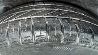 Used 2013 Hyundai Grand i10 [2013-2017] Magna 1.2 Kappa VTVT Petrol Manual tyres RIGHT REAR TYRE TREAD VIEW