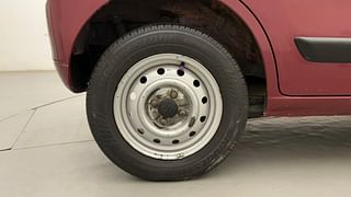 Used 2011 Maruti Suzuki Wagon R 1.0 [2010-2019] LXi Petrol Manual tyres RIGHT REAR TYRE RIM VIEW