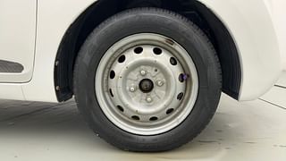 Used 2017 Hyundai Eon [2011-2018] Era + SE Petrol Manual tyres RIGHT FRONT TYRE RIM VIEW