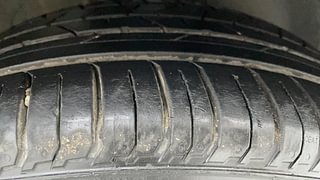 Used 2022 Hyundai New i20 Asta (O) 1.2 MT Petrol Manual tyres RIGHT FRONT TYRE TREAD VIEW