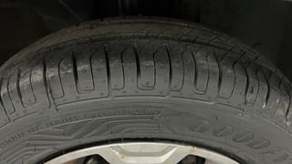 Used 2018 Renault Kwid [2017-2019] CLIMBER 1.0 AMT Petrol Automatic tyres RIGHT FRONT TYRE TREAD VIEW