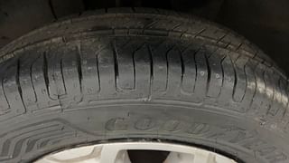 Used 2018 Renault Kwid [2017-2019] CLIMBER 1.0 AMT Petrol Automatic tyres LEFT FRONT TYRE TREAD VIEW