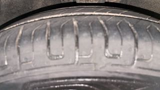 Used 2011 Hyundai i10 [2010-2016] Magna 1.2 Petrol Petrol Manual tyres RIGHT FRONT TYRE TREAD VIEW