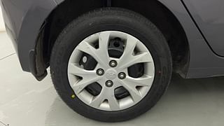 Used 2016 Hyundai Grand i10 [2013-2017] Sportz 1.2 Kappa VTVT Petrol Manual tyres RIGHT REAR TYRE RIM VIEW