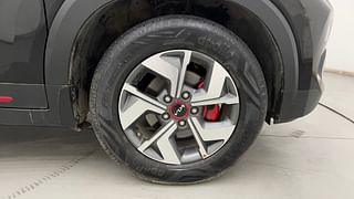 Used 2021 Kia Sonet GTX Plus 1.5 AT Diesel Automatic tyres RIGHT FRONT TYRE RIM VIEW