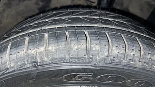 Used 2016 Hyundai Grand i10 [2013-2017] Sportz 1.2 Kappa VTVT Petrol Manual tyres RIGHT FRONT TYRE TREAD VIEW