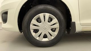 Used 2014 Maruti Suzuki Swift Dzire VXI Petrol Manual tyres LEFT FRONT TYRE RIM VIEW