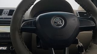 Used 2014 Skoda Rapid [2011-2016] Elegance Diesel MT Diesel Manual top_features Steering mounted controls