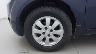 Used 2012 Maruti Suzuki Ritz [2009-2012] Zxi Petrol Manual tyres LEFT FRONT TYRE RIM VIEW