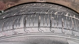 Used 2013 Hyundai Grand i10 [2013-2017] Magna 1.2 Kappa VTVT Petrol Manual tyres RIGHT REAR TYRE TREAD VIEW