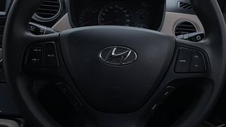 Used 2016 Hyundai Xcent [2014-2017] SX Petrol Petrol Manual top_features Airbags