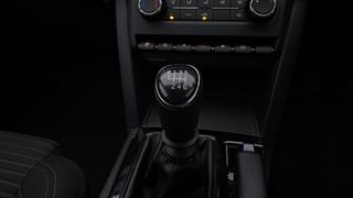 Used 2022 Mahindra XUV700 AX 3 Petrol MT 5 STR Petrol Manual interior GEAR  KNOB VIEW