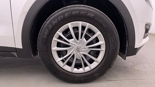 Used 2022 Mahindra XUV700 AX 3 Petrol MT 5 STR Petrol Manual tyres RIGHT FRONT TYRE RIM VIEW