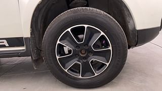 Used 2018 Renault Duster [2017-2020] RXS CVT Petrol Petrol Automatic tyres RIGHT FRONT TYRE RIM VIEW