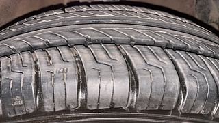 Used 2013 Hyundai Grand i10 [2013-2017] Magna 1.2 Kappa VTVT Petrol Manual tyres RIGHT FRONT TYRE TREAD VIEW