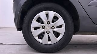 Used 2010 Hyundai i10 [2010-2016] Sportz 1.2 Petrol Petrol Manual tyres RIGHT REAR TYRE RIM VIEW