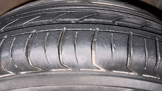 Used 2010 Hyundai i10 [2007-2010] Sportz  AT Petrol Petrol Automatic tyres RIGHT FRONT TYRE TREAD VIEW