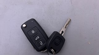 Used 2014 Volkswagen Vento [2010-2015] Highline Diesel Diesel Manual extra CAR KEY VIEW