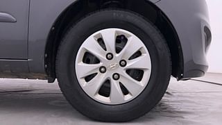 Used 2010 Hyundai i10 [2010-2016] Sportz 1.2 Petrol Petrol Manual tyres RIGHT FRONT TYRE RIM VIEW