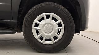Used 2016 Mahindra TUV300 [2015-2020] T6 Diesel Manual tyres RIGHT FRONT TYRE RIM VIEW