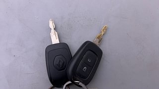 Used 2016 Renault Kwid [2015-2019] 1.0 RXT AMT Petrol Automatic extra CAR KEY VIEW