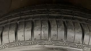 Used 2017 Hyundai Grand i10 [2017-2020] Sportz (O) 1.2 kappa VTVT Petrol Manual tyres LEFT FRONT TYRE TREAD VIEW