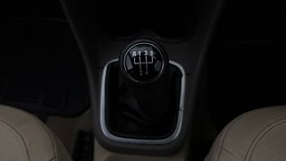 Used 2014 Volkswagen Vento [2010-2015] Highline Diesel Diesel Manual interior GEAR  KNOB VIEW
