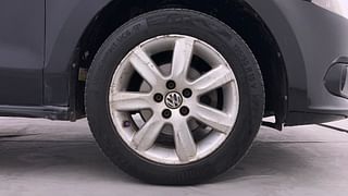 Used 2014 Volkswagen Vento [2010-2015] Highline Diesel Diesel Manual tyres RIGHT FRONT TYRE RIM VIEW