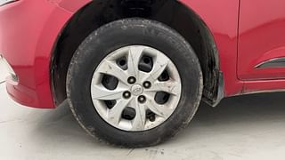 Used 2015 Hyundai Elite i20 [2014-2018] Sportz 1.2 Petrol Manual tyres LEFT FRONT TYRE RIM VIEW