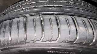 Used 2020 Hyundai New i20 Asta 1.0 Turbo IMT Petrol Manual tyres RIGHT FRONT TYRE TREAD VIEW