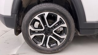 Used 2022 JEEP Compass Limited (O) 1.4 Petrol DCT Petrol Automatic tyres RIGHT REAR TYRE RIM VIEW
